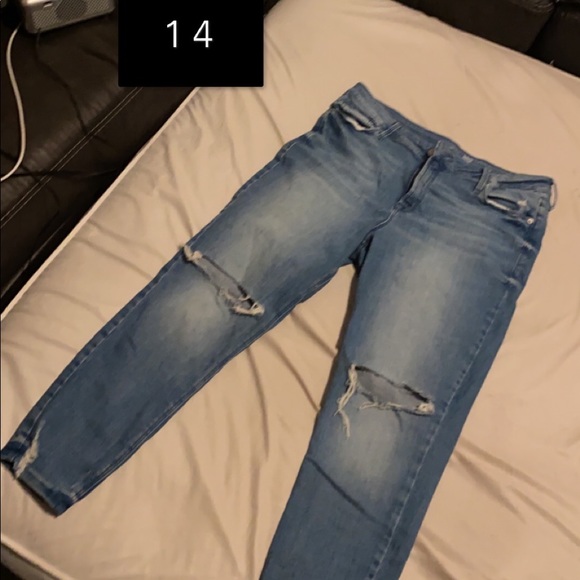 Jeans $10 shorts $3 shirts $5 - Picture 6 of 10